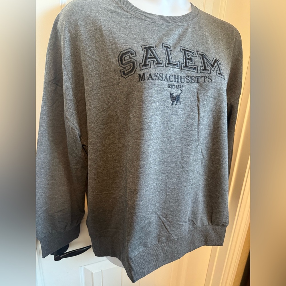 NWOT Grey Salem Massachusetts Crewneck Long Sleeve Sweatshirt, Size XL